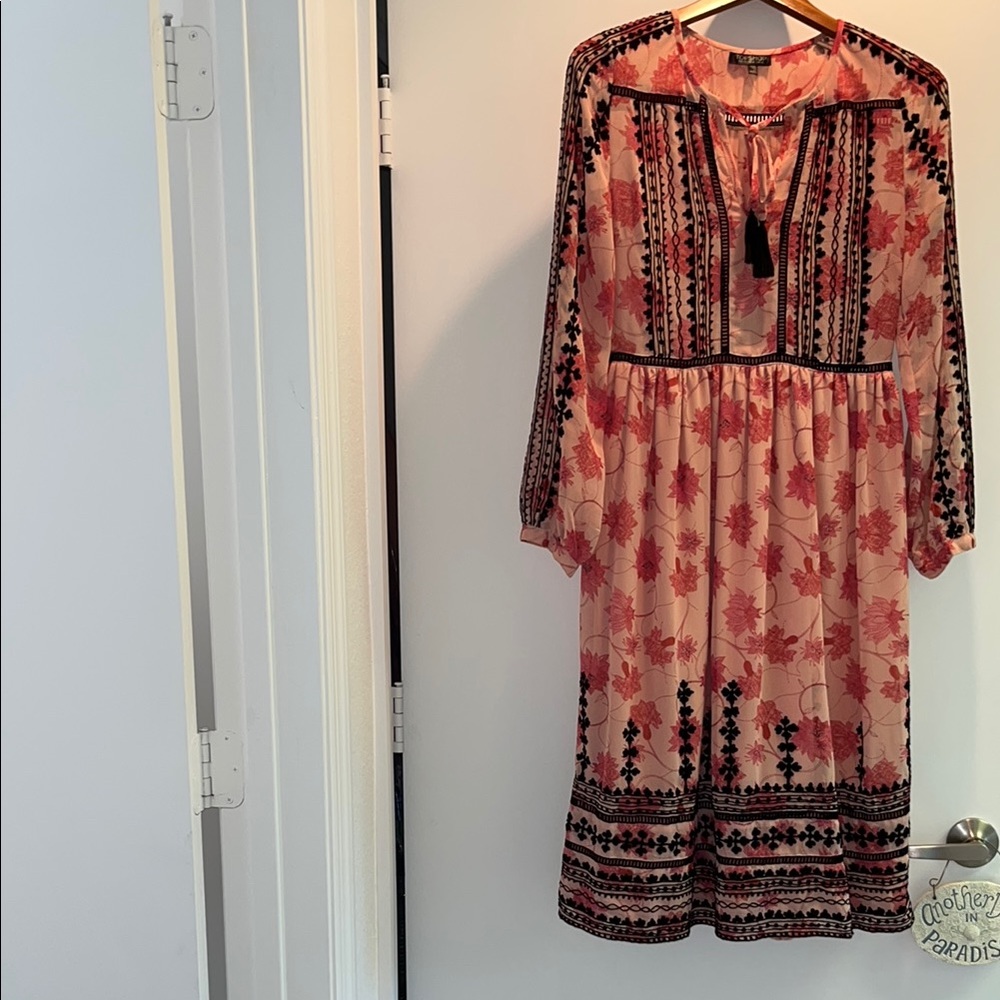NWOTs TopShop Pink and Black Floral Lightweight Dress  Woman Size 6 - Picture 2 of 13
